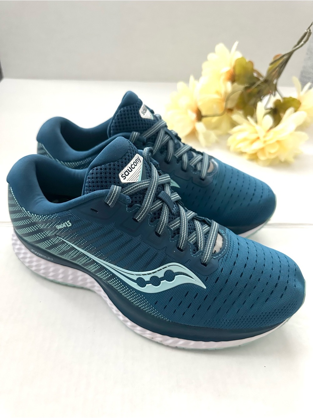 SAUCONY Womens Guide 13 PWR RUN Running Shoes - Size 8